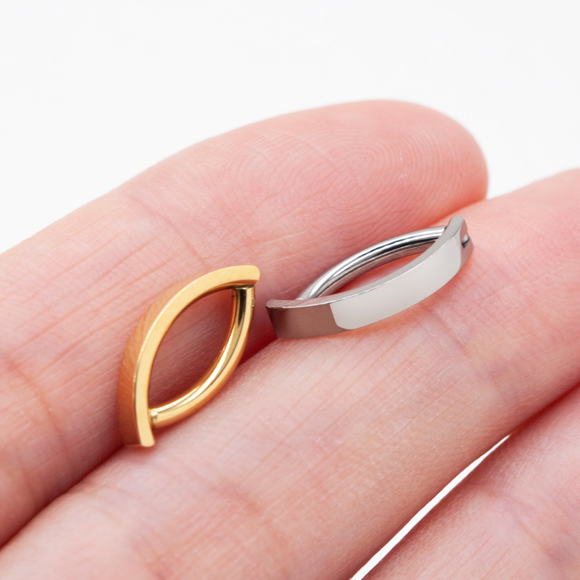 16G/14G G23 Titanium Belly Button Clicker| Minimalist Navel Jewelry| Belly Hoop| Hinged Carved Belly Bar| Belly Hoop| Belly Ring 1.6*10/12mm